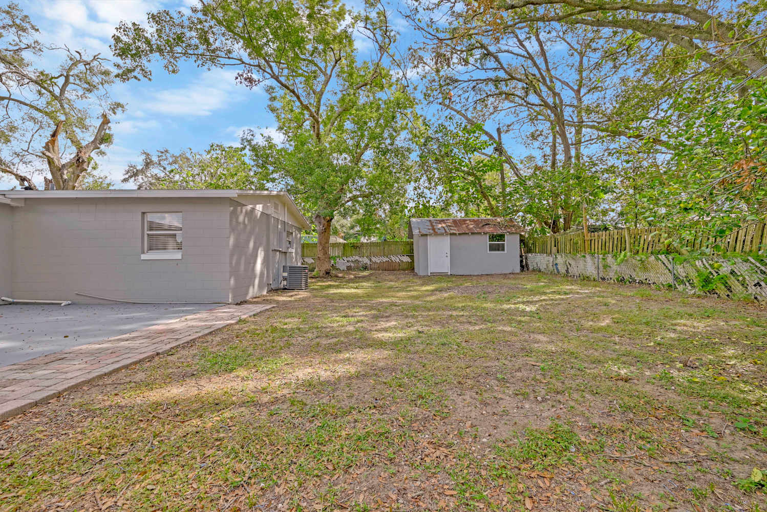 7204 Harwick Dr photo 5