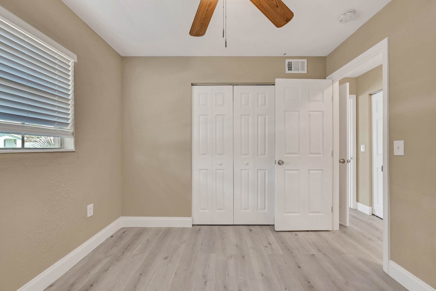 5311 Green Velvet Ct photo 3