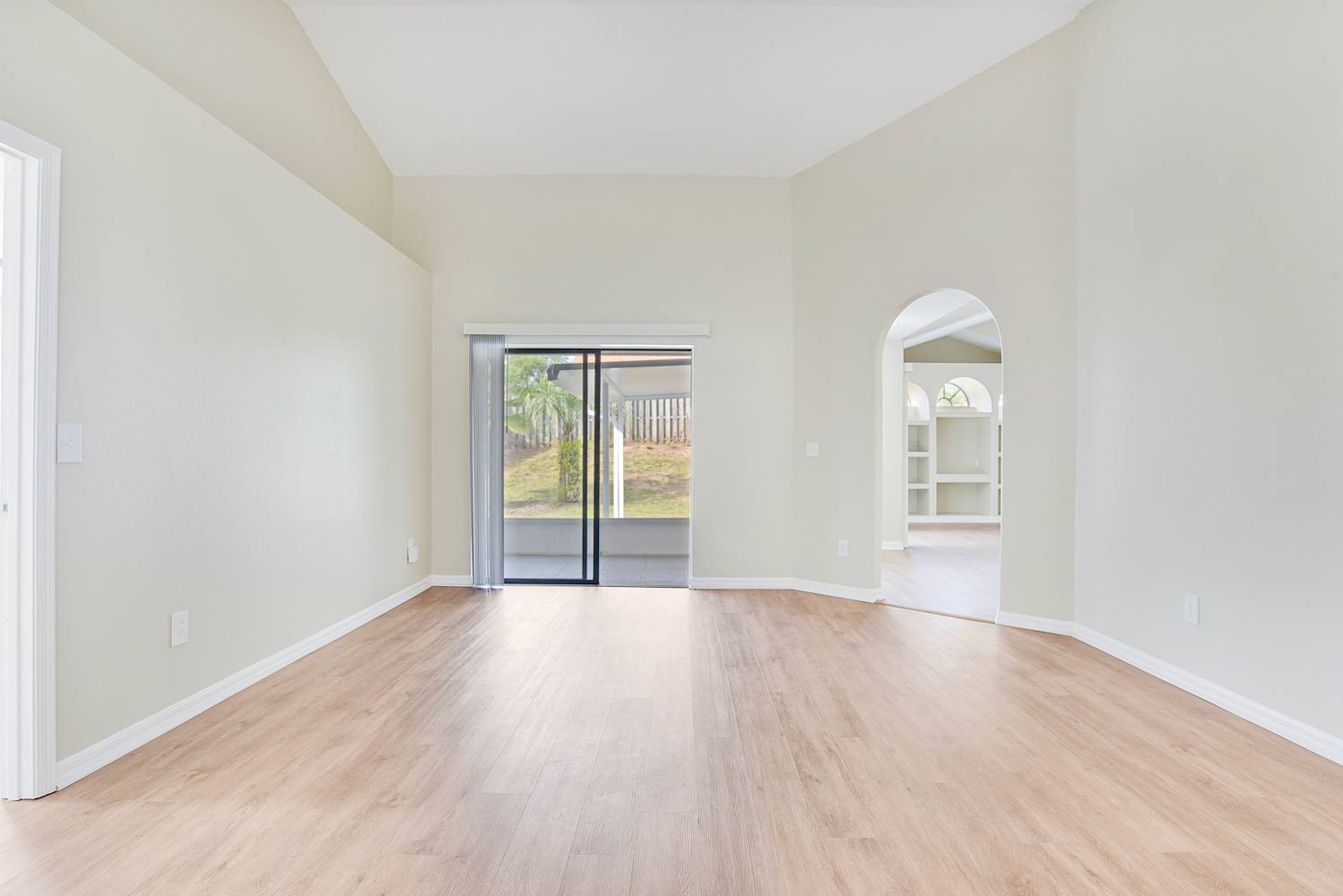 2621 Alclobe Cir photo 3