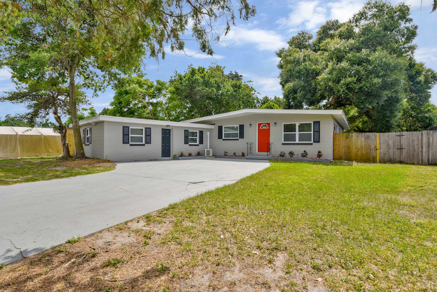 1726 Diamond Dr photo 3