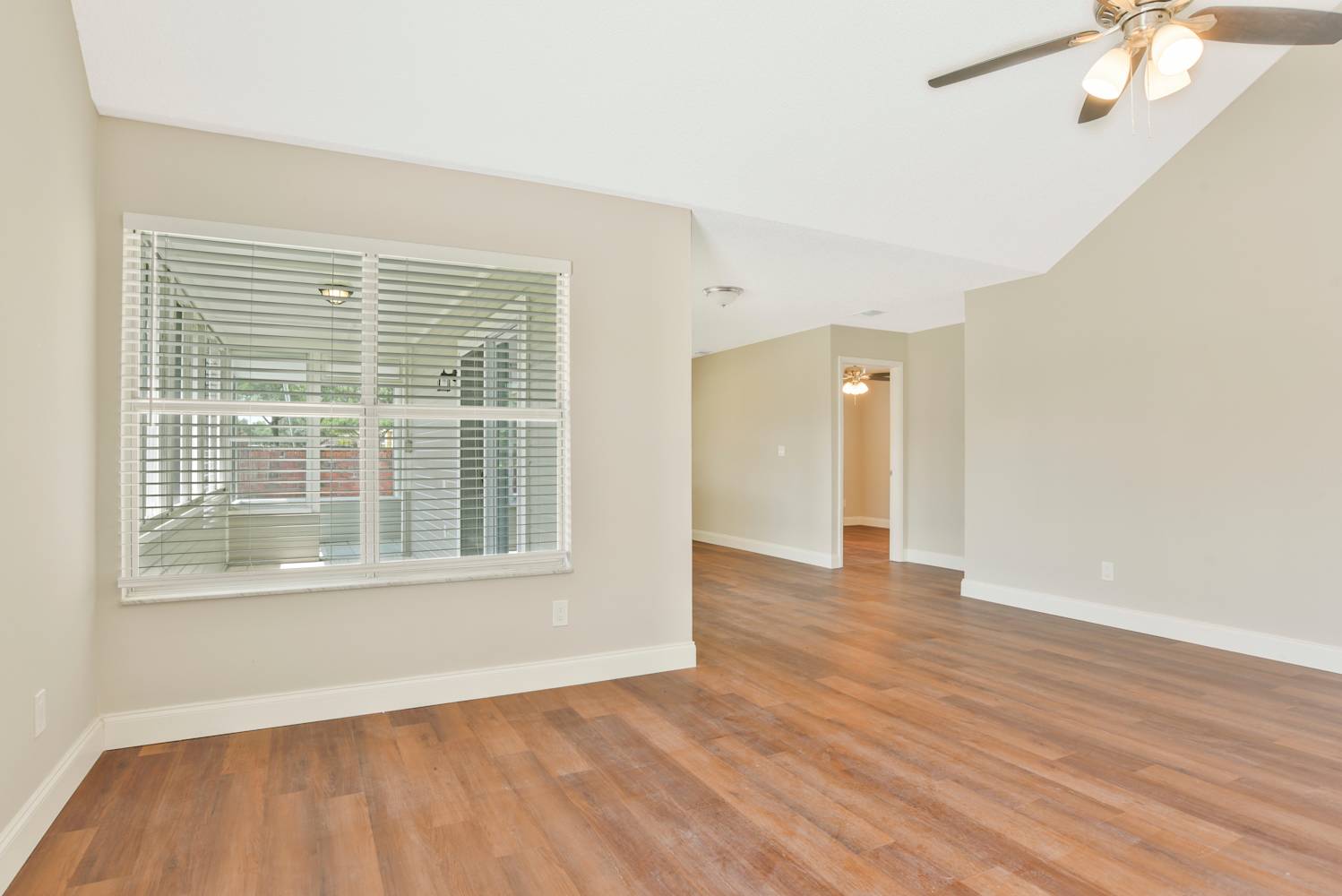 3434 Coachlight Dr photo 3