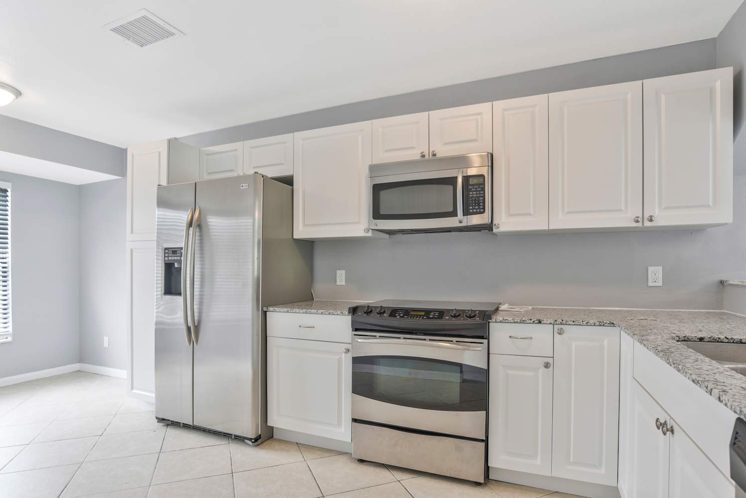8252 Cascade Oaks Dr photo 3