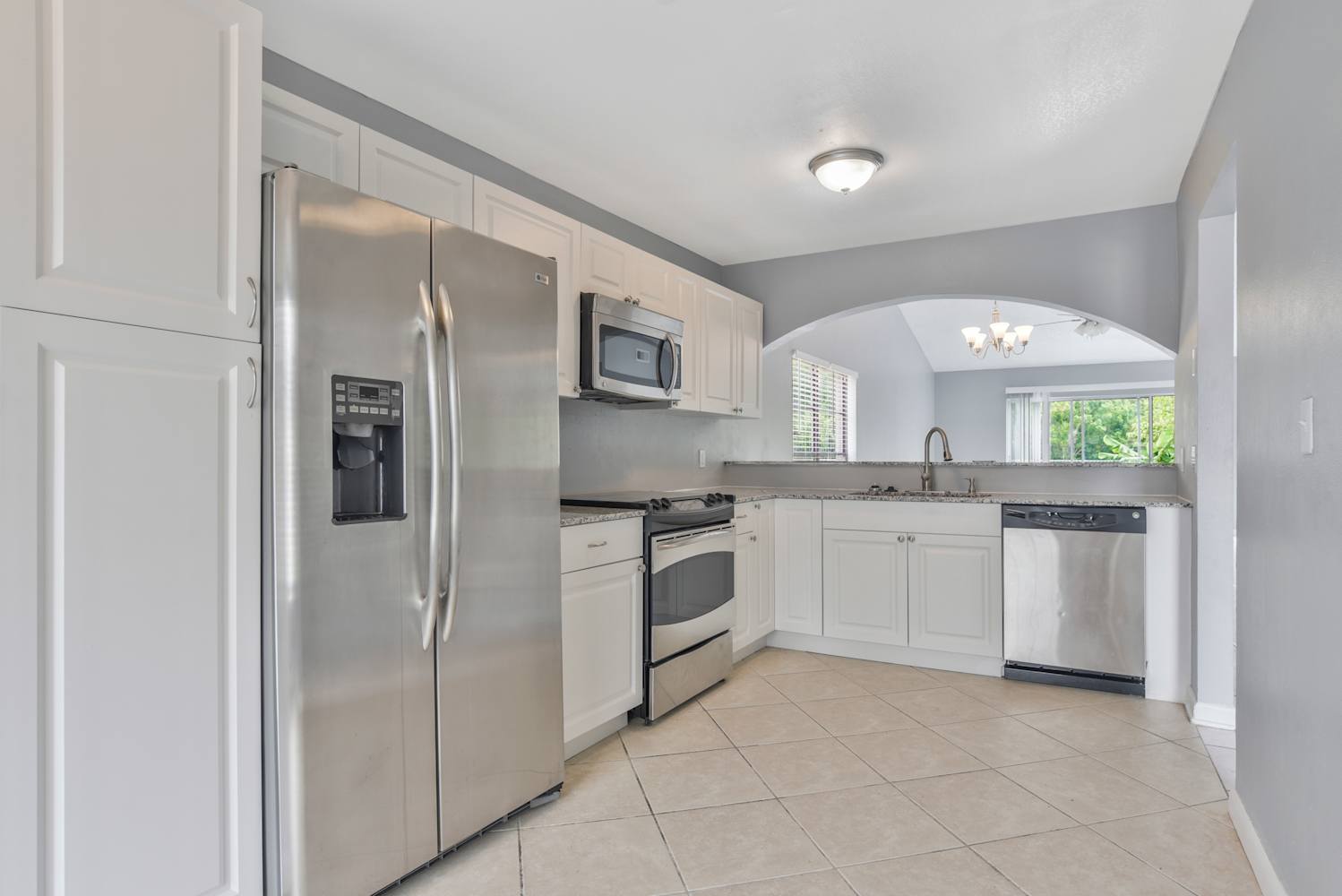 8252 Cascade Oaks Dr photo 5