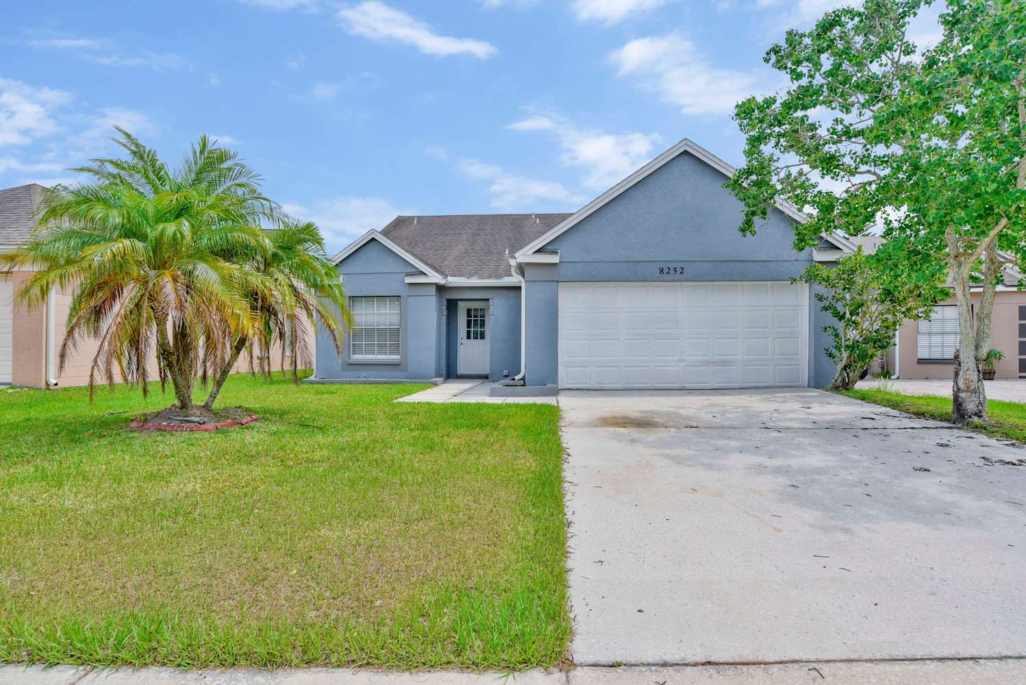 8252 Cascade Oaks Dr photo 2