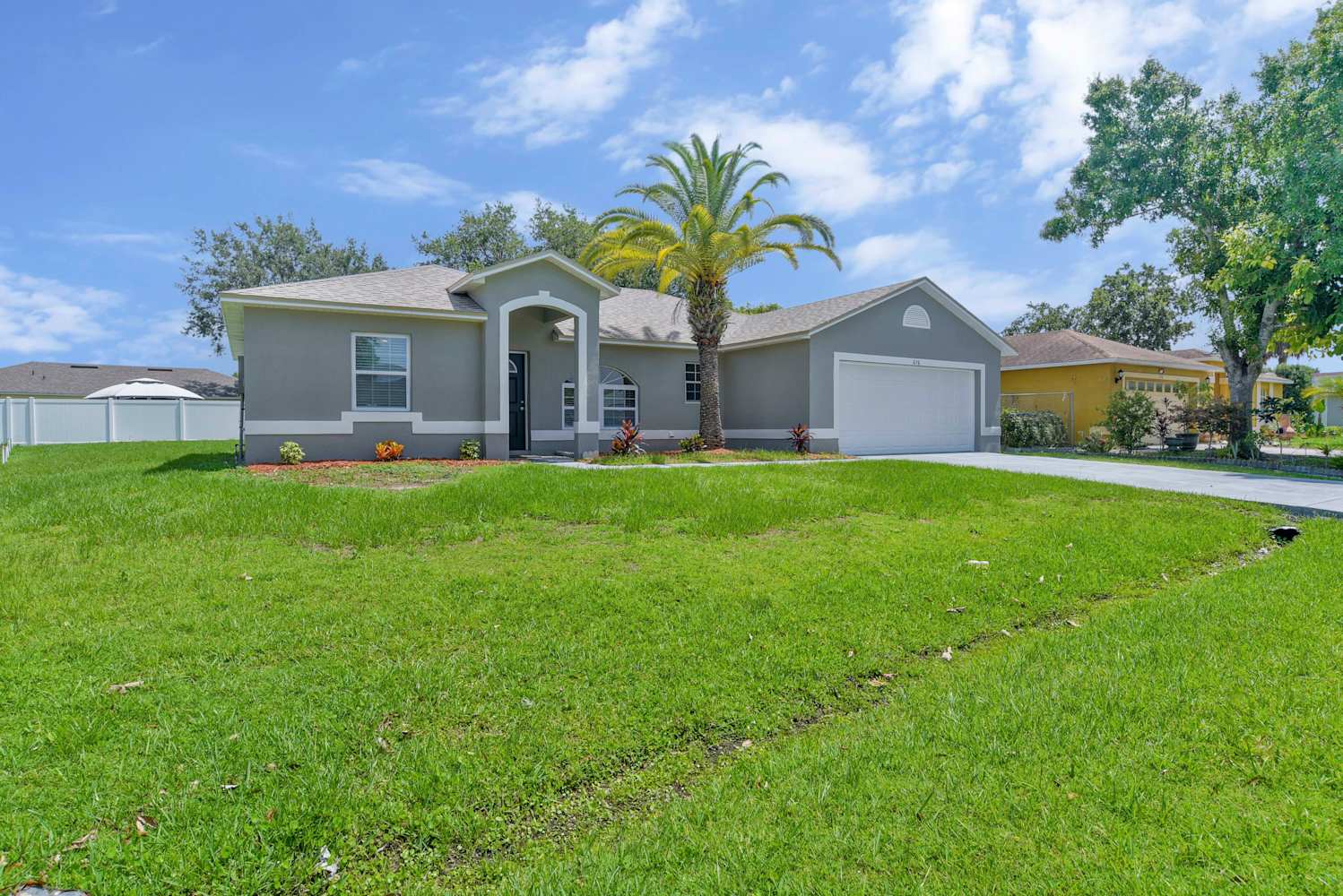 676 Regency Way photo 3