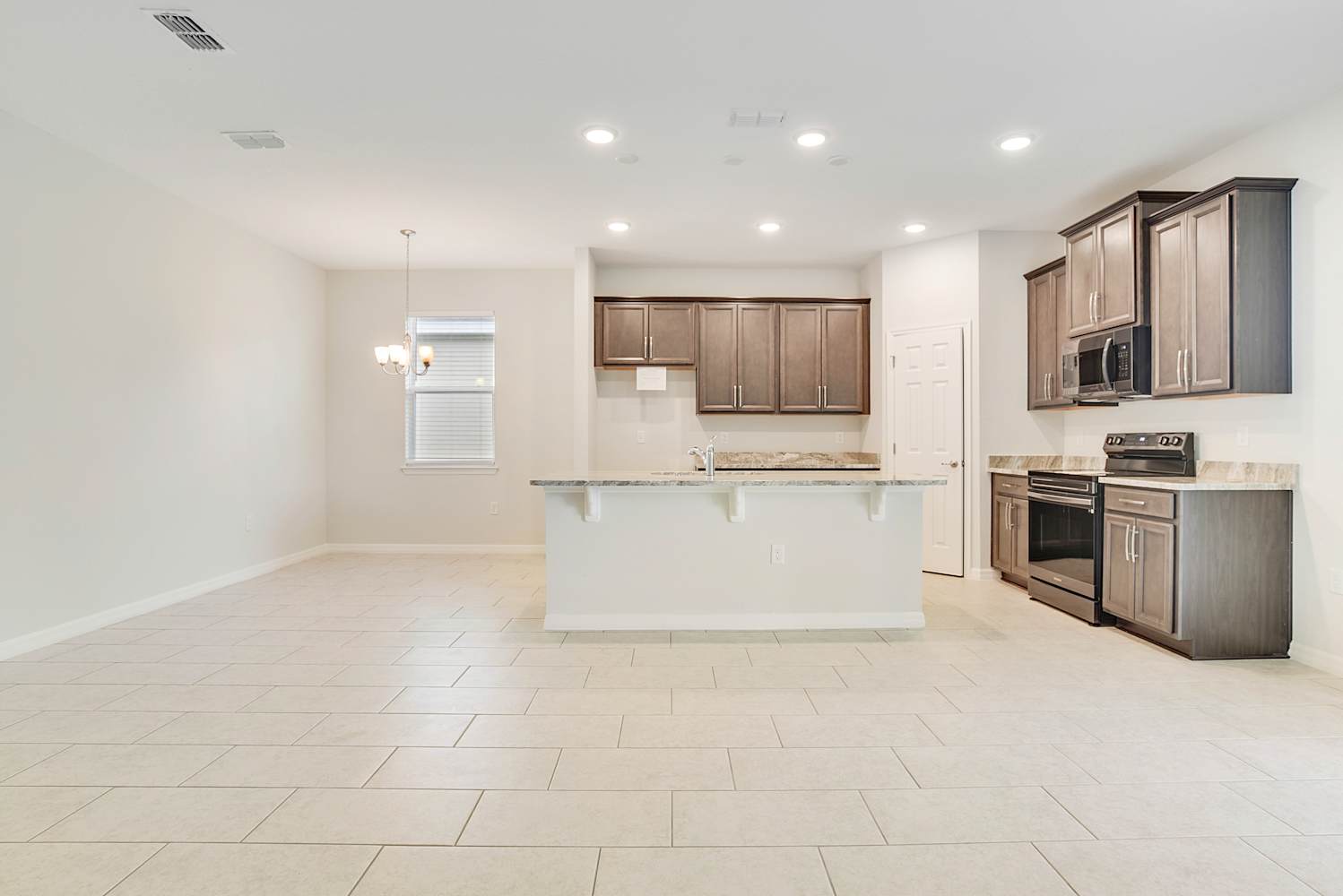 5625 Beggs Rd photo 5
