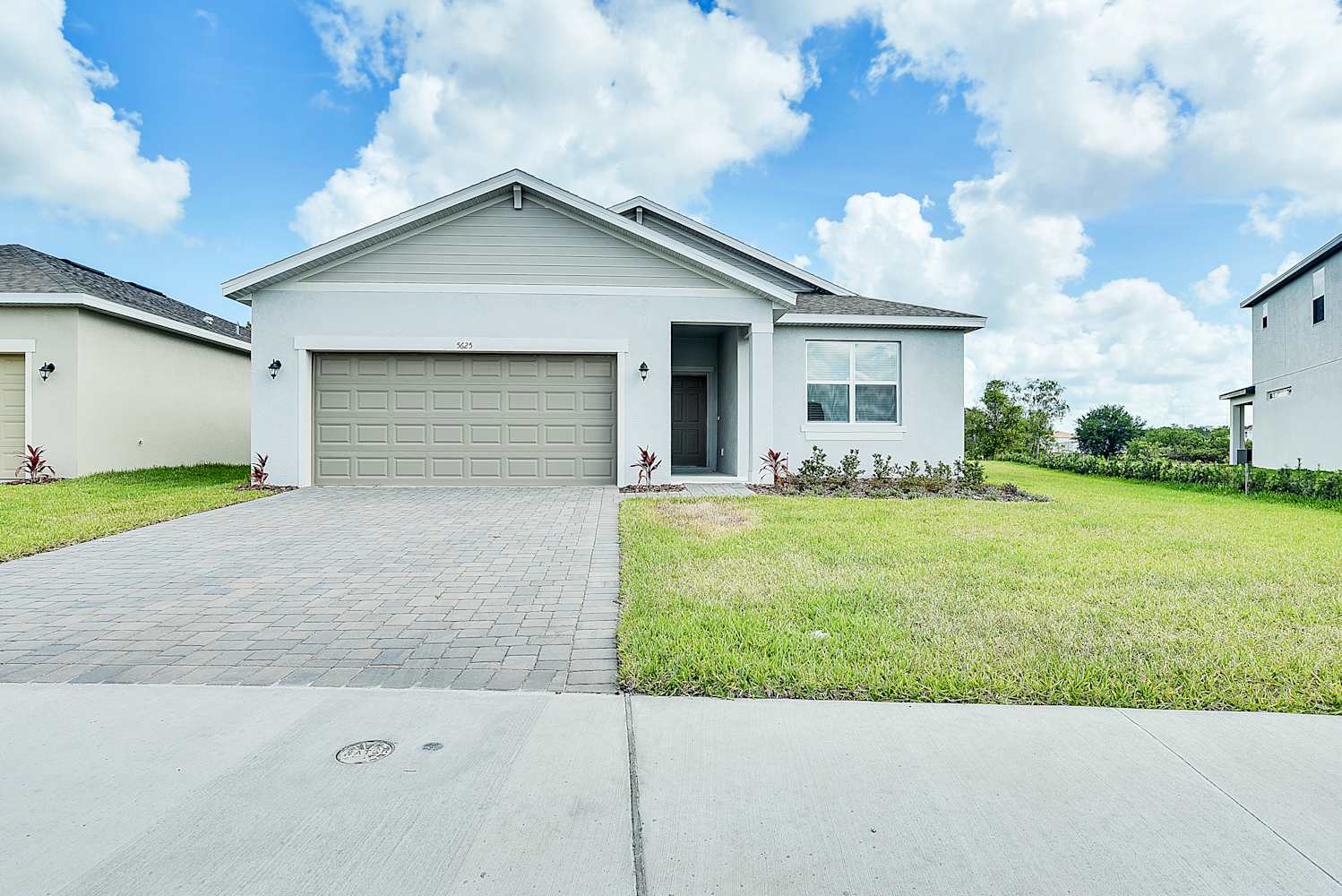 5625 Beggs Rd photo 2