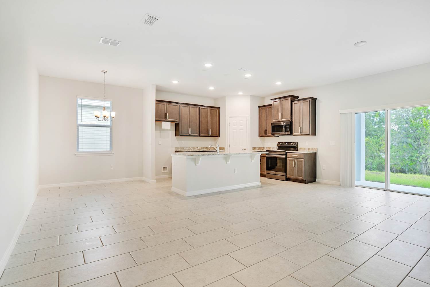 5625 Beggs Rd photo 4