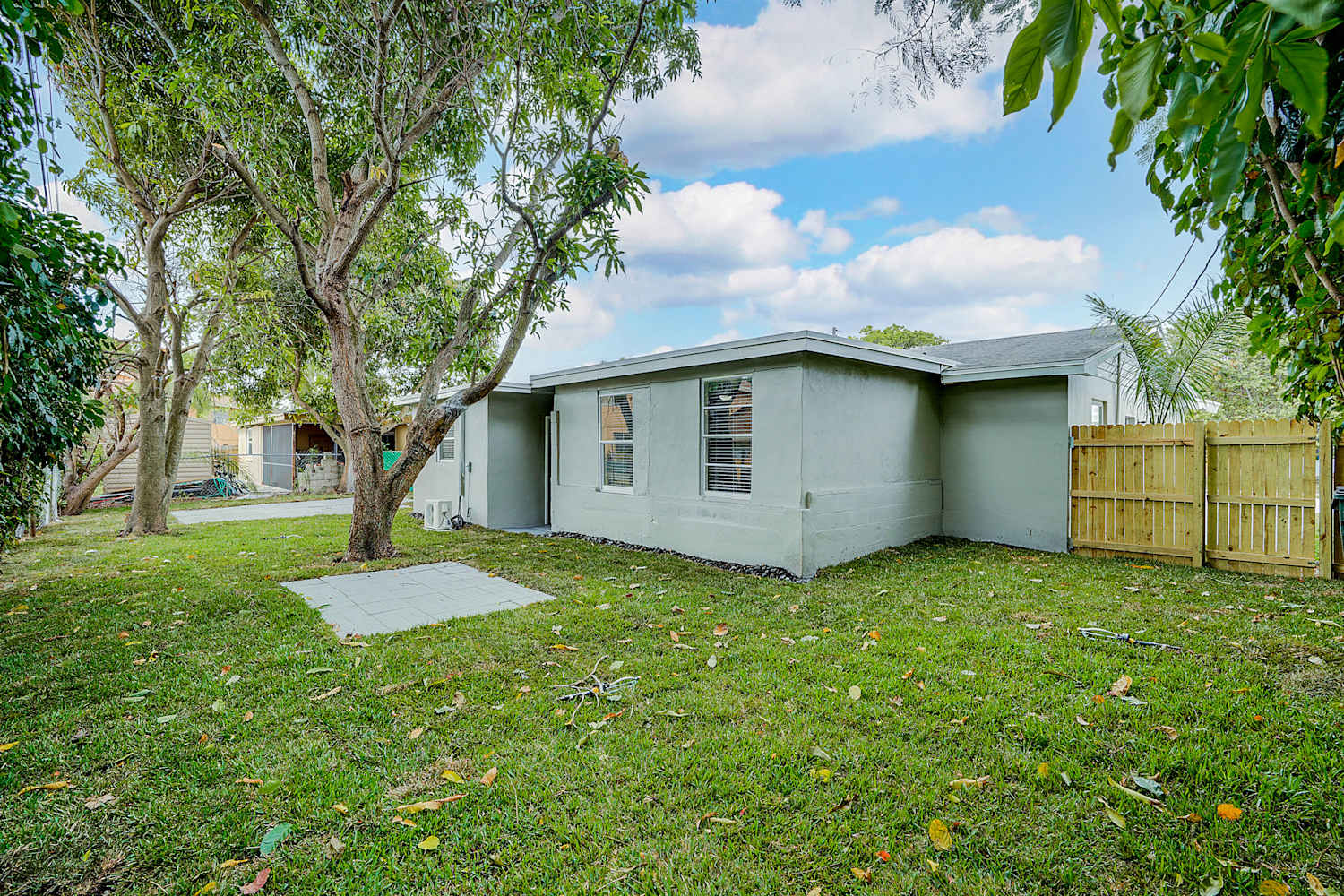 1331 Sw 21St Ave photo 4
