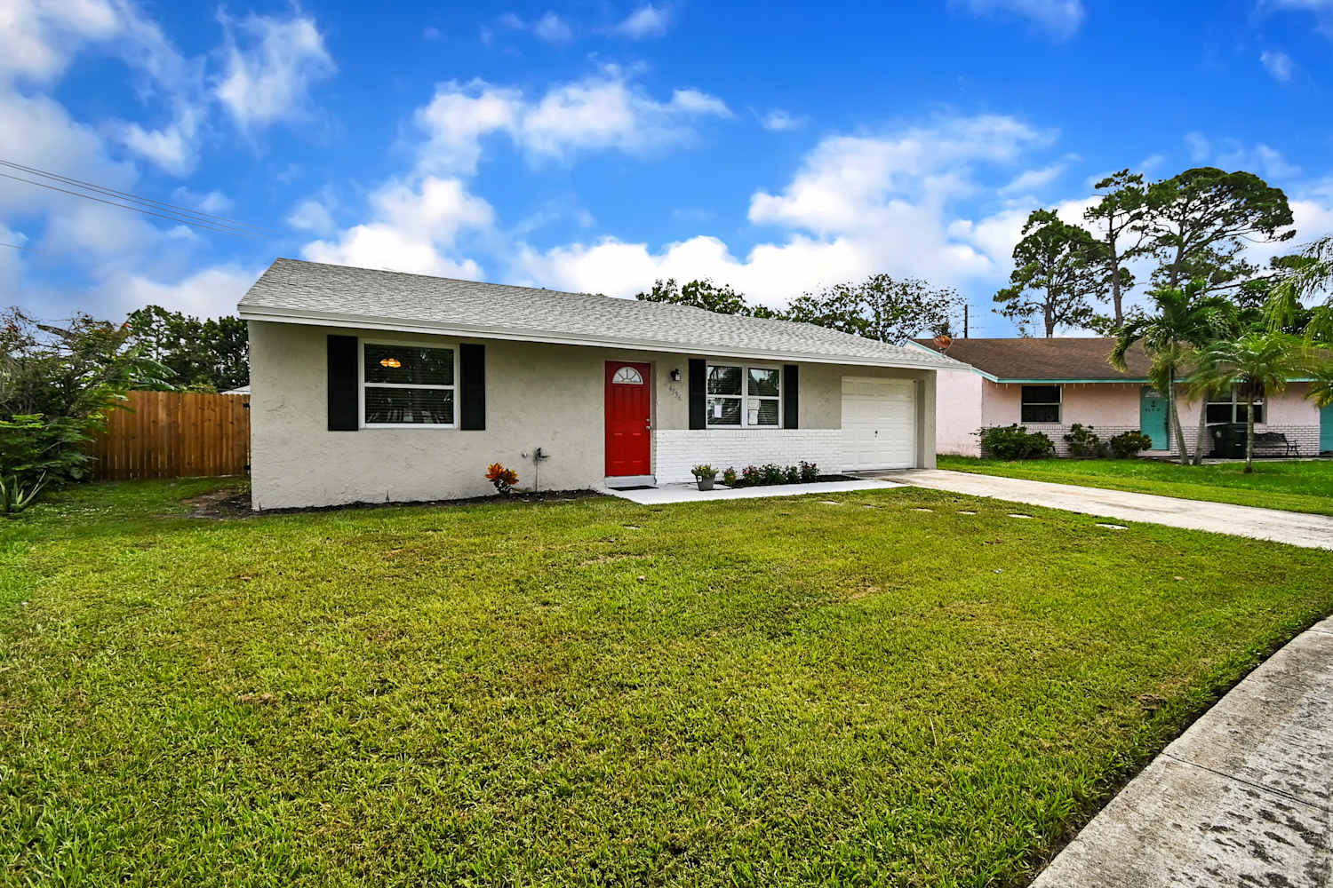 4396 Nicia Way photo 2