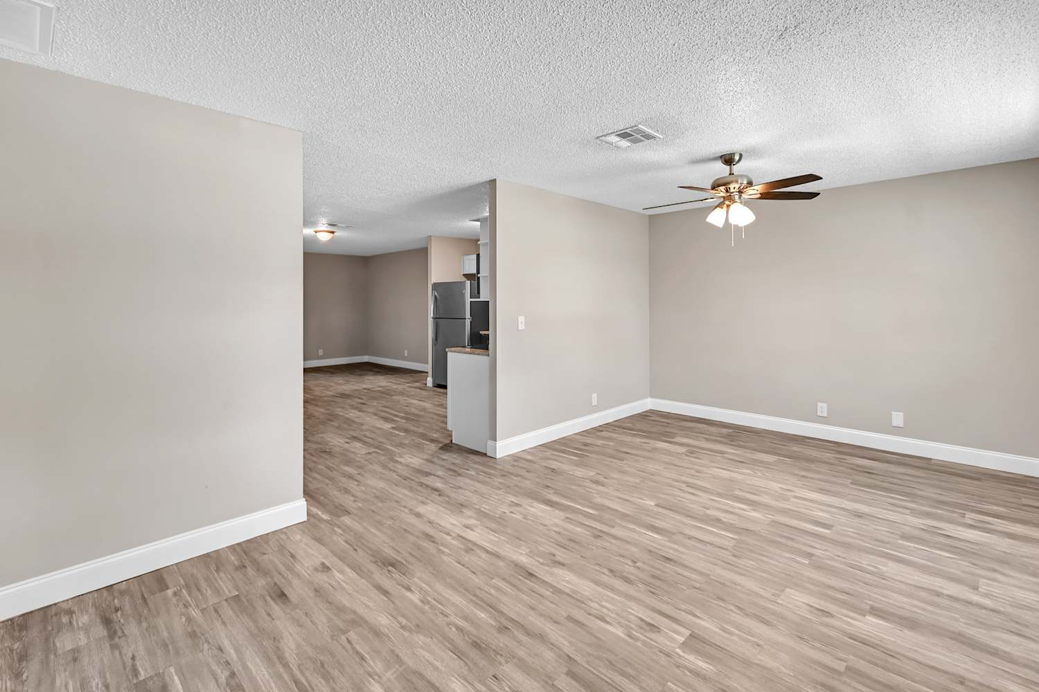 4396 Nicia Way photo 4