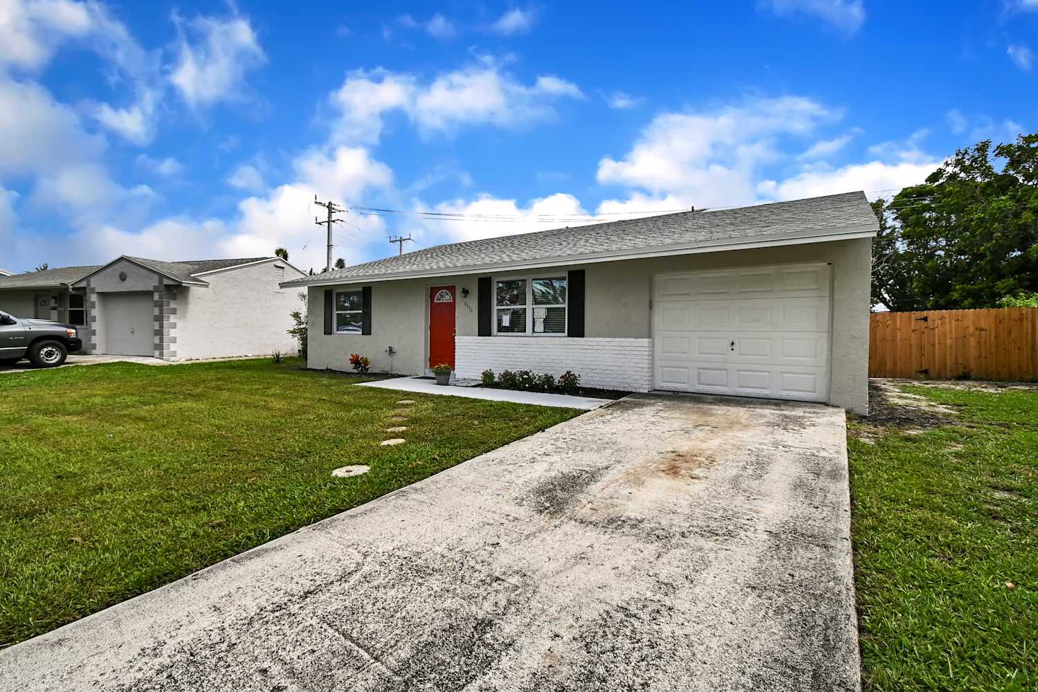 4396 Nicia Way photo 3