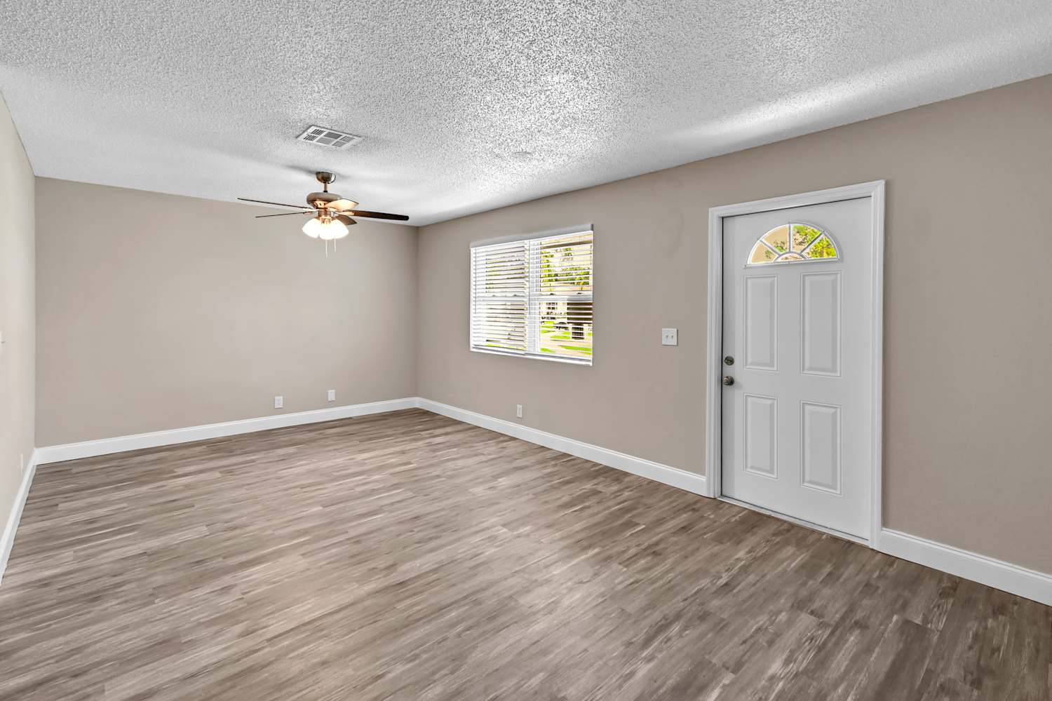 4396 Nicia Way photo 5