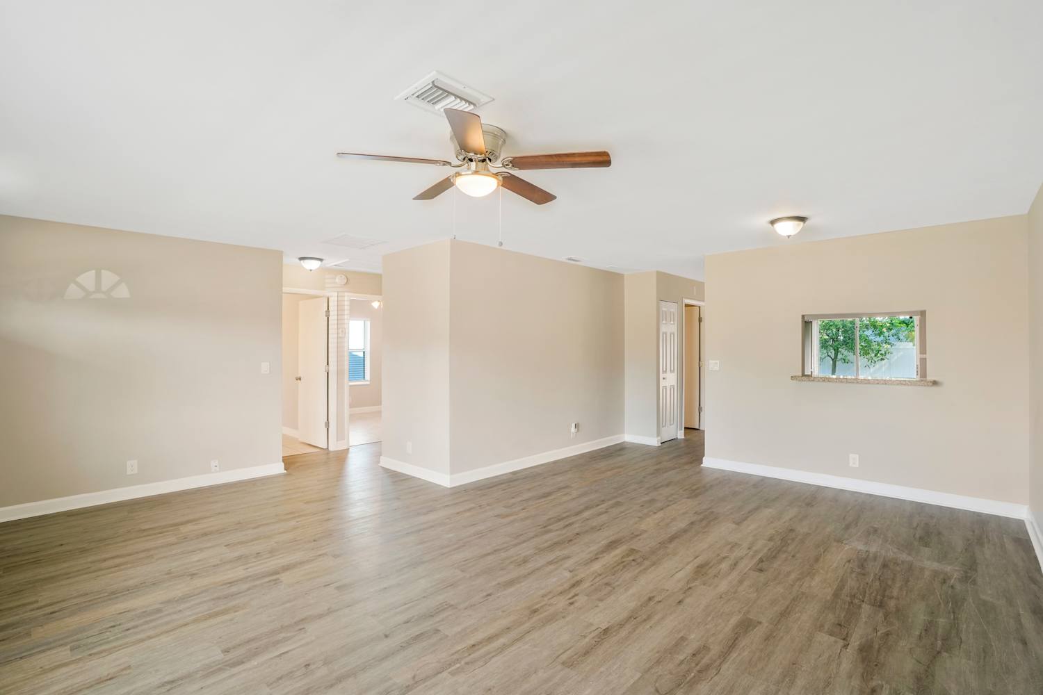 6070 Lambeth Cir photo 5