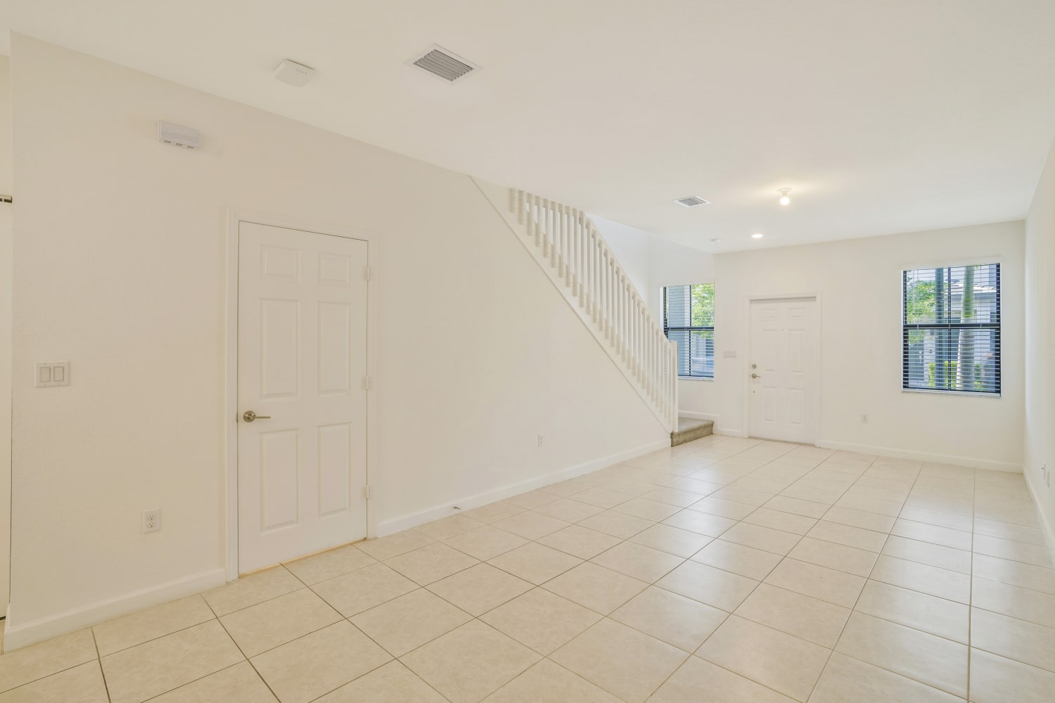 1636 Sw 29 St photo 3
