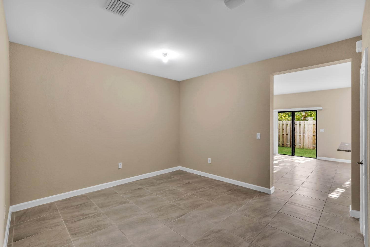 20772 Ne 2 Ct photo 3