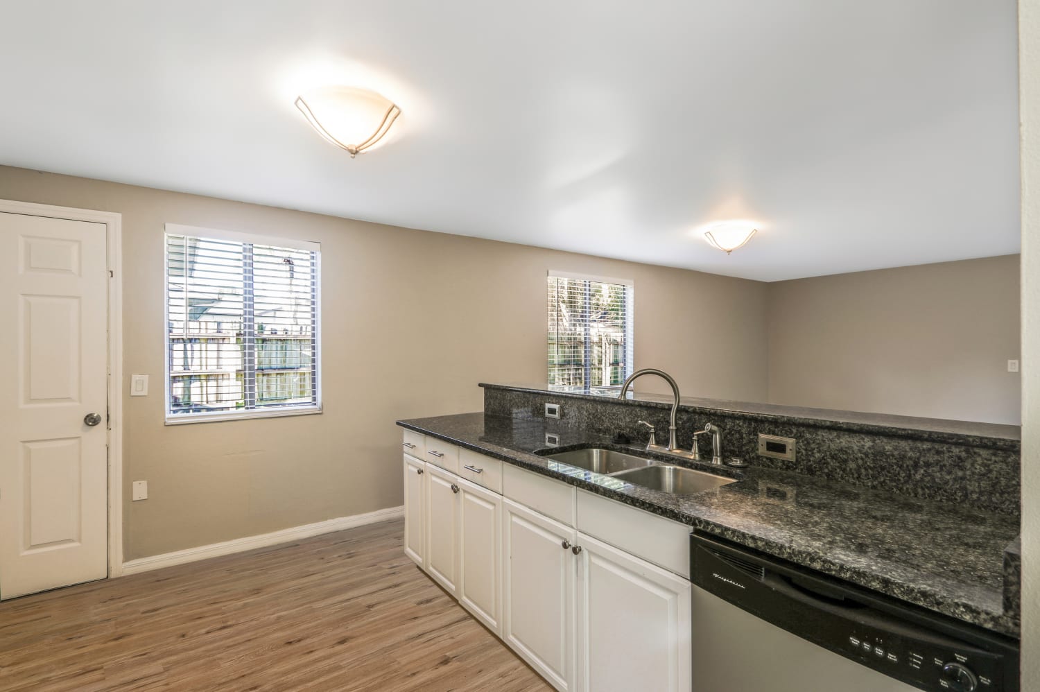 3010 Hanna Ct photo 5