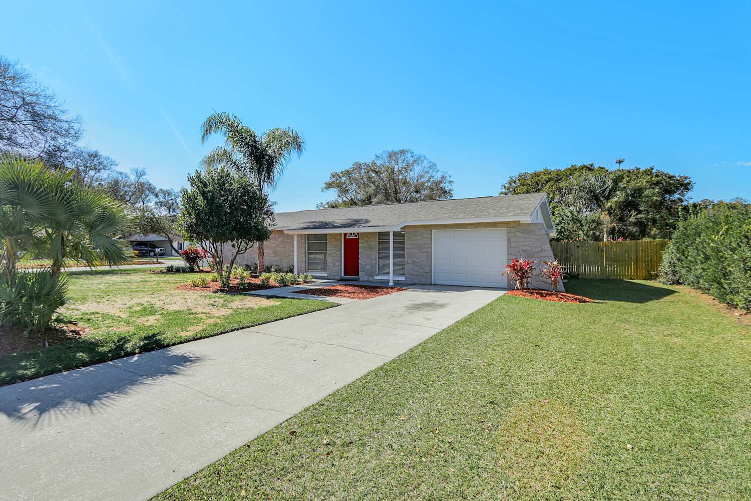 225 Nita Dr photo 2