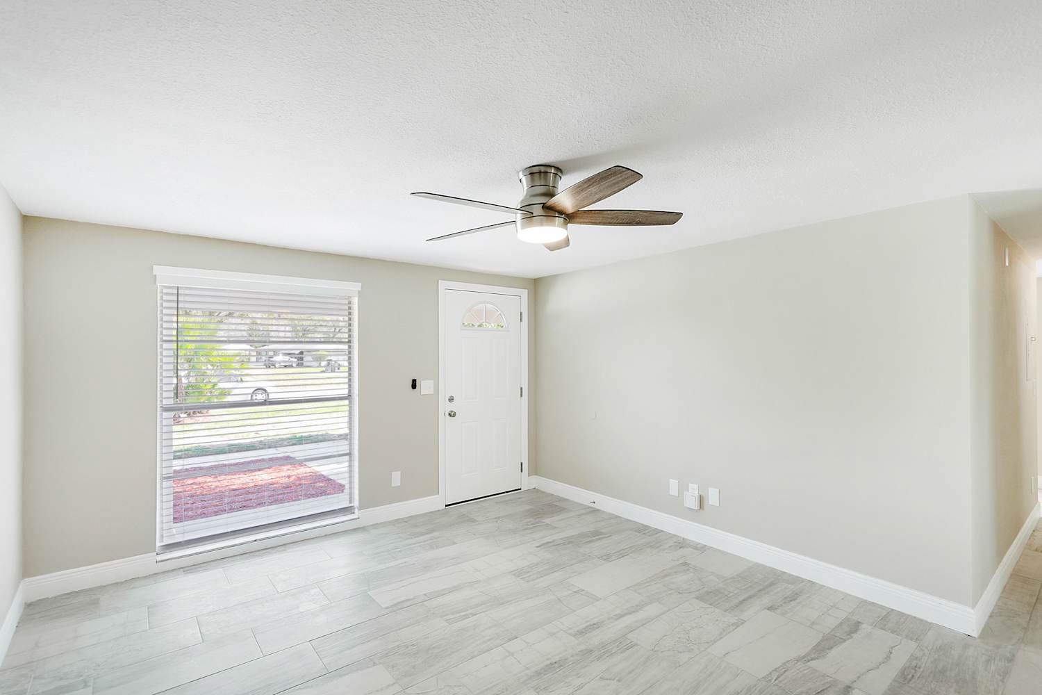 225 Nita Dr photo 4