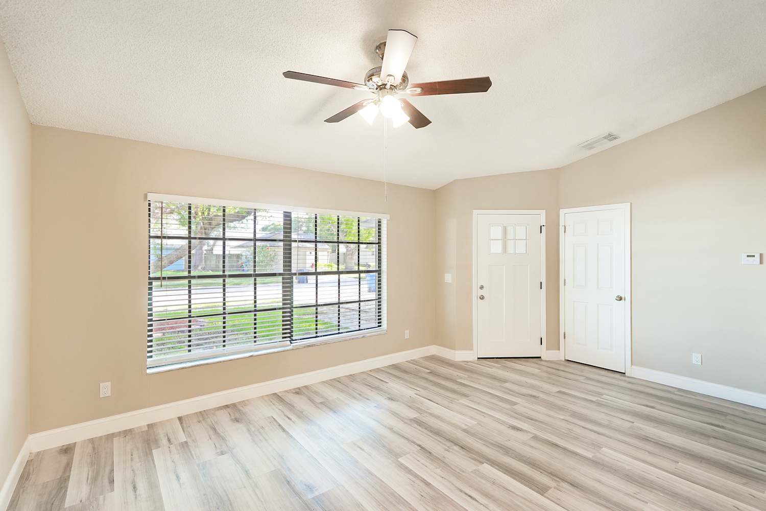1508 Blueteal Dr photo 5