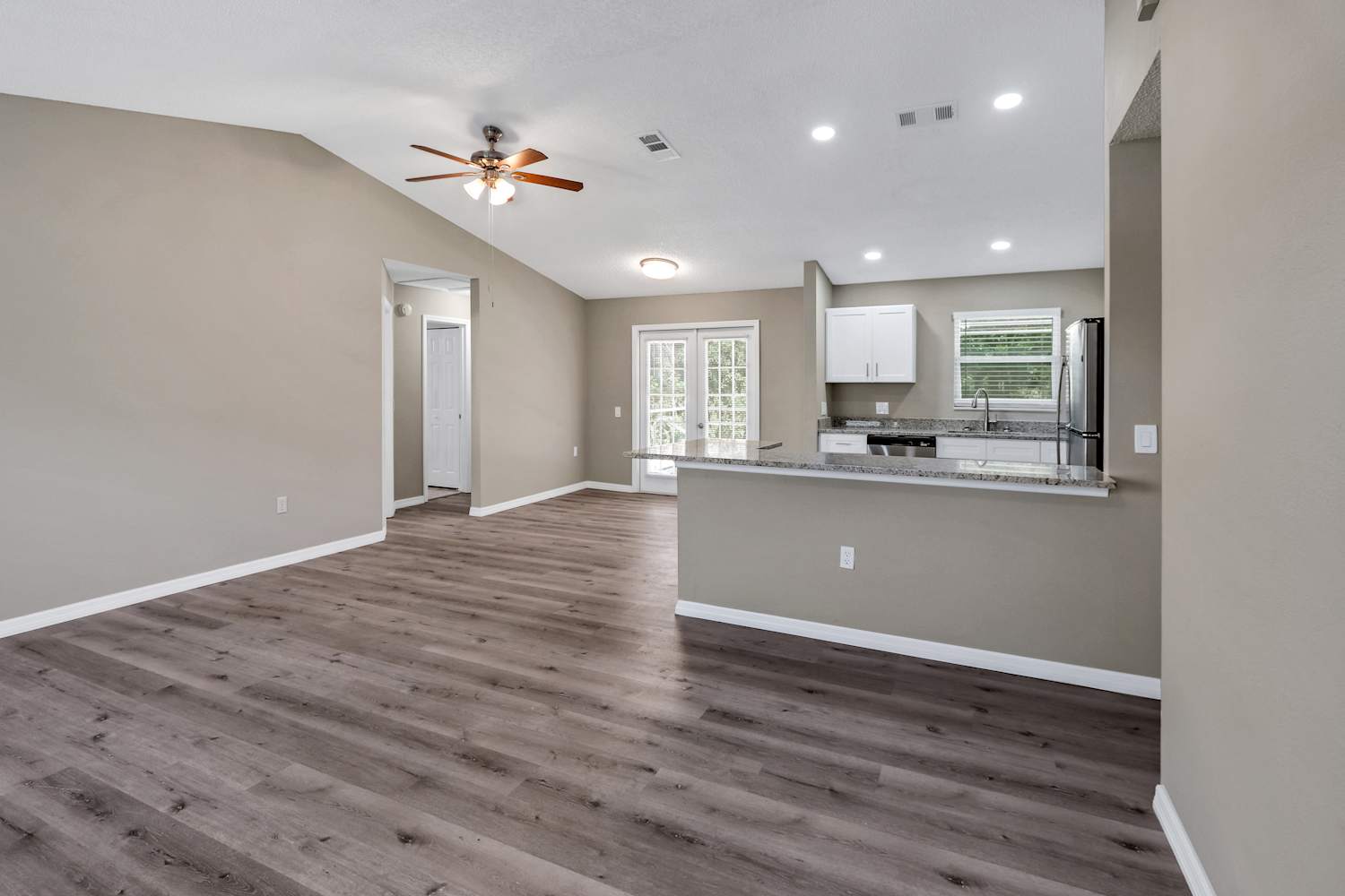 7720 Deer Foot Dr photo 4