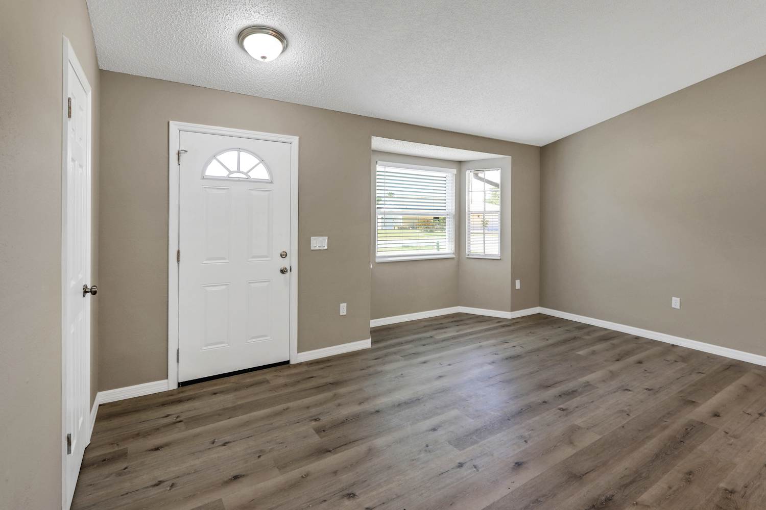 7720 Deer Foot Dr photo 3