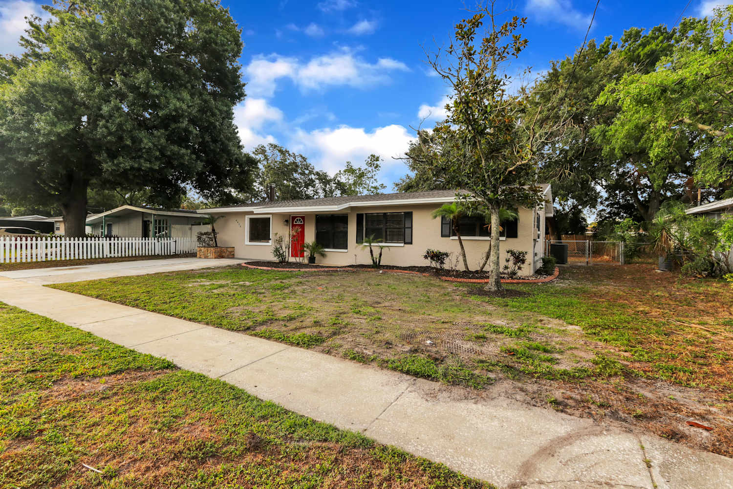4426 W Iowa Ave photo 3