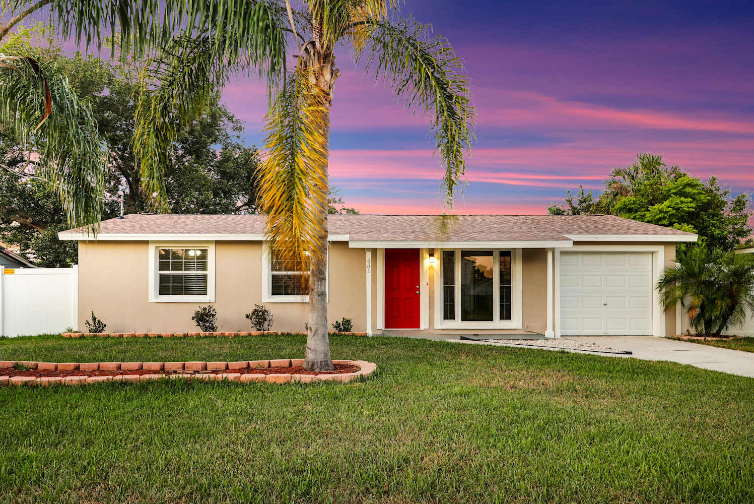 431 Floridana Dr photo 2
