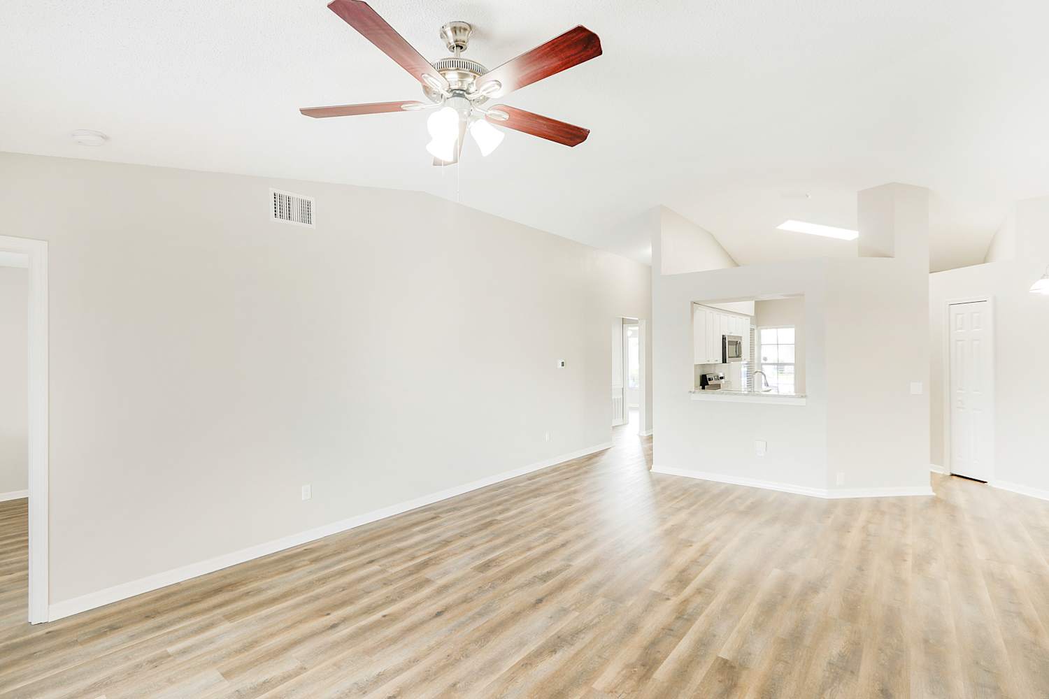 13405 Prestwick Dr photo 4