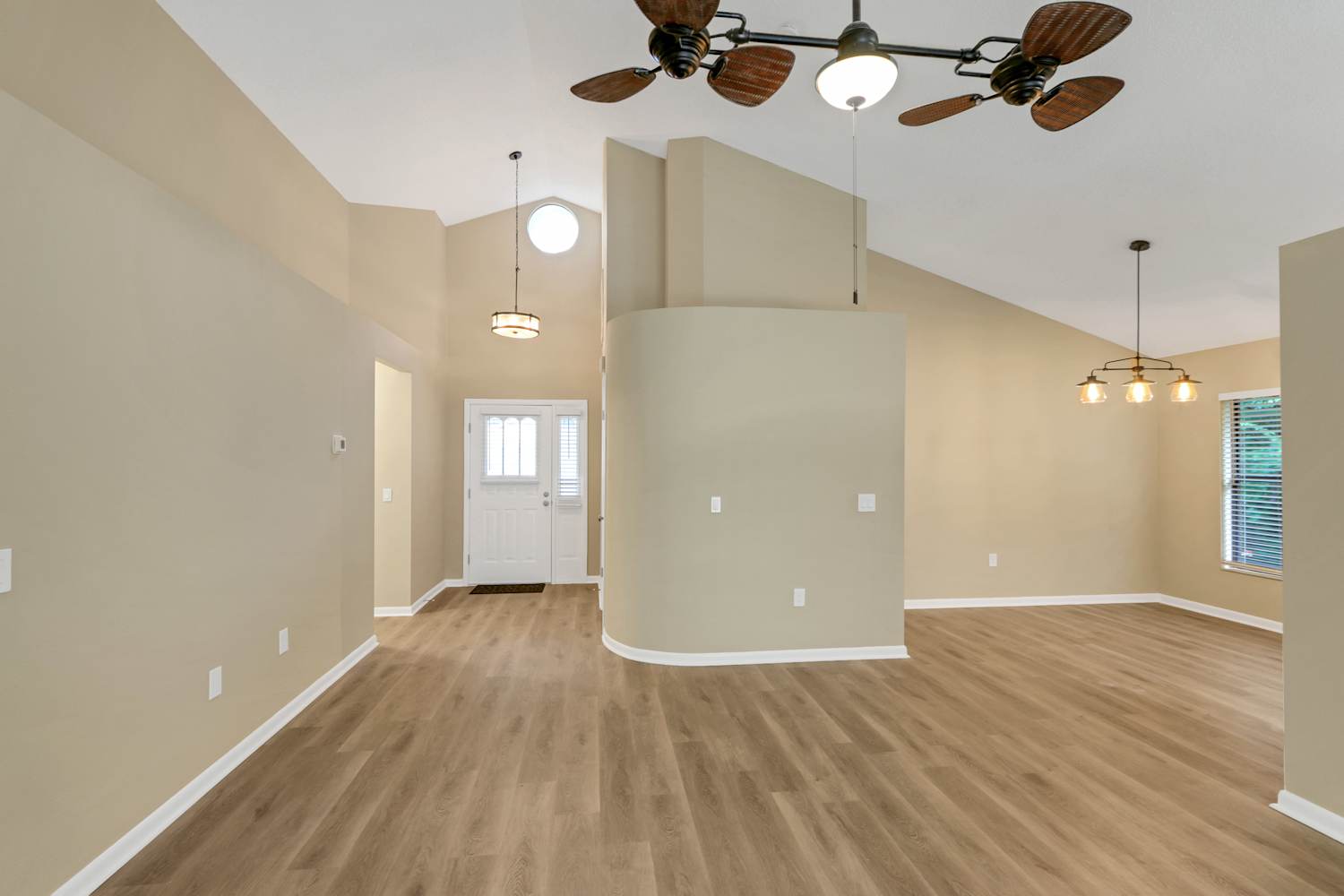 8042 Lansing Dr photo 4