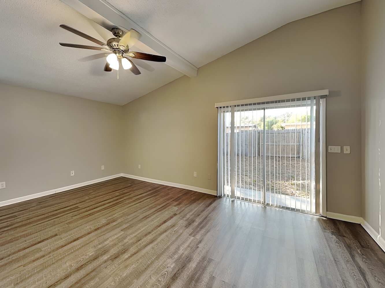 11678 104Th St photo 3