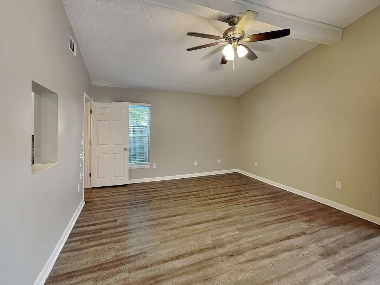 11678 104Th St photo 4