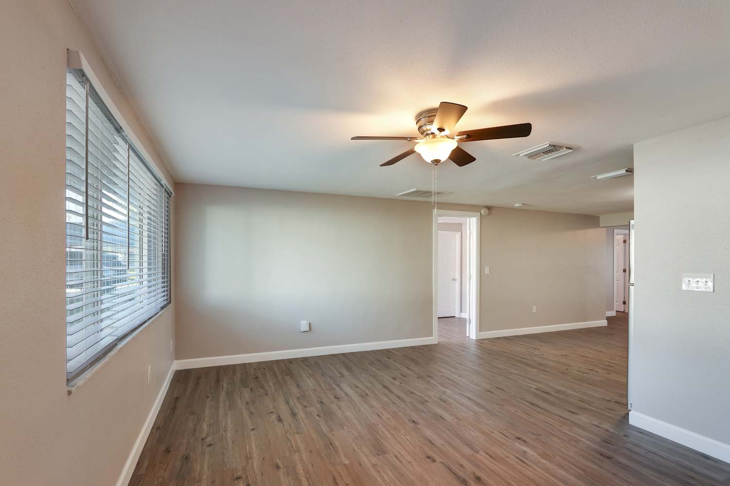 15723 Sea Pines Dr photo 4