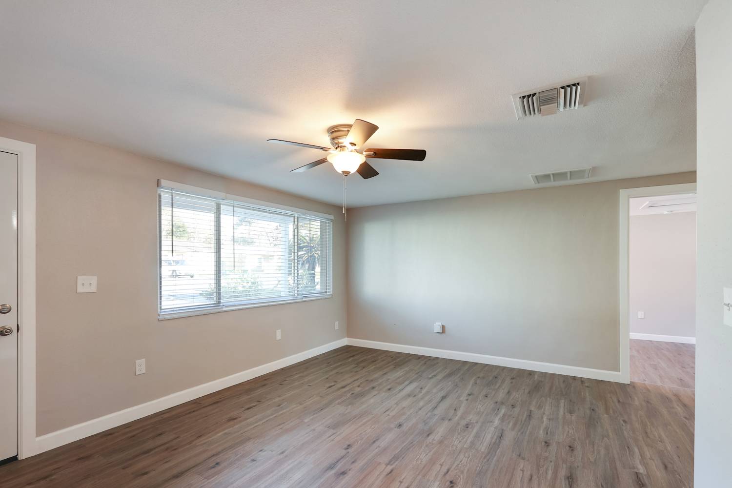 15723 Sea Pines Dr photo 5