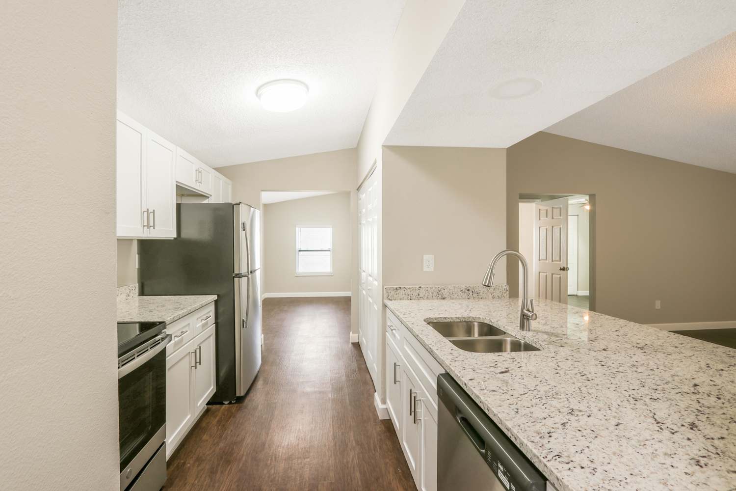 8032 Chickasaw Ln photo 5
