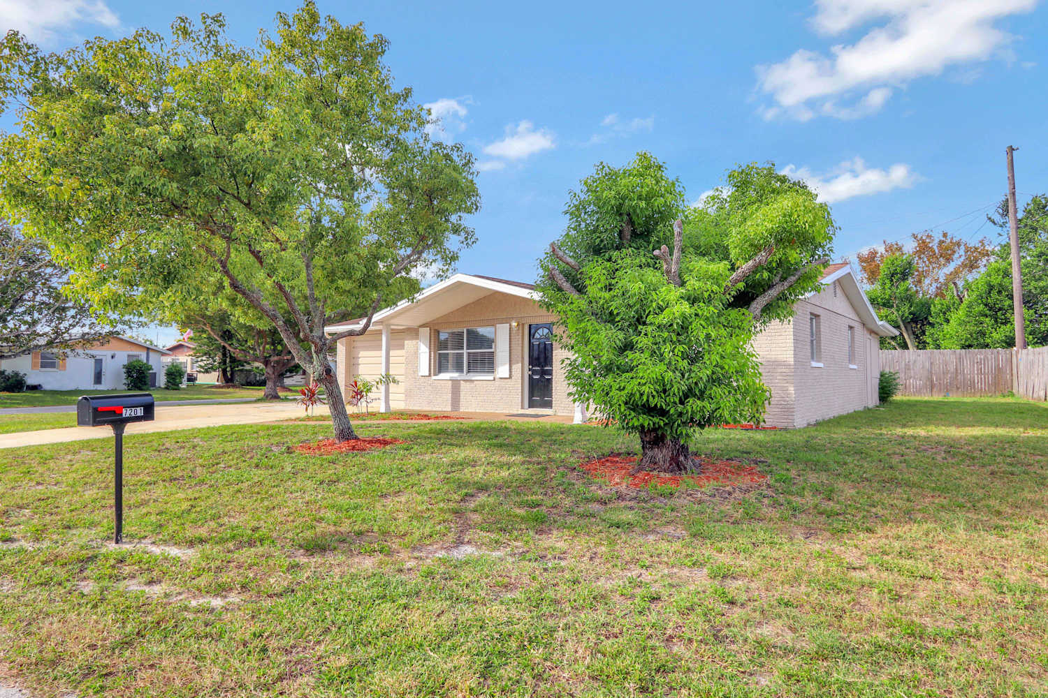 7201 Palisade Dr photo 2