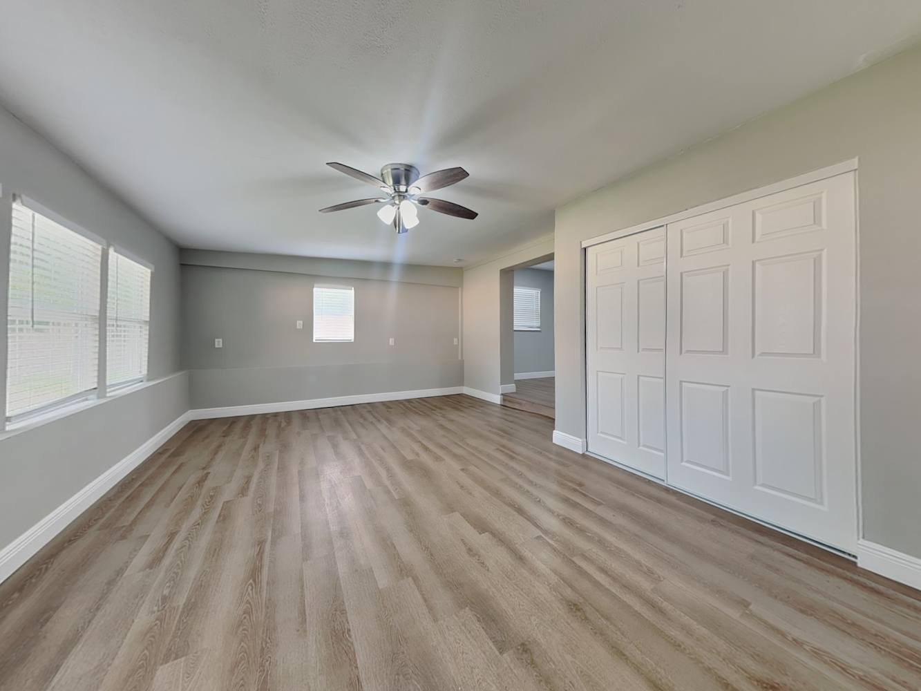 4359 Neptune Dr Se photo 5