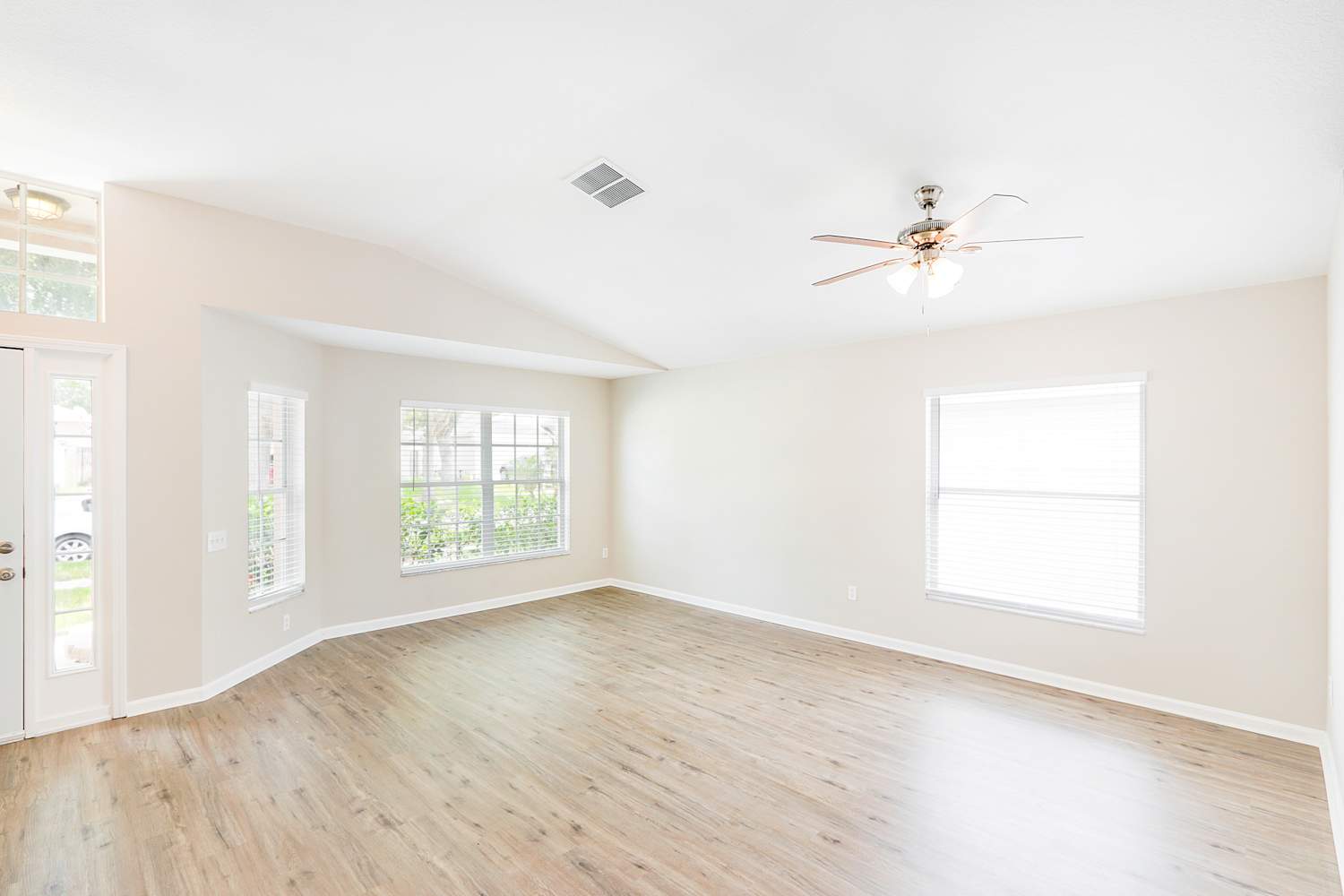 12307 Hawkeye Point Pl photo 5