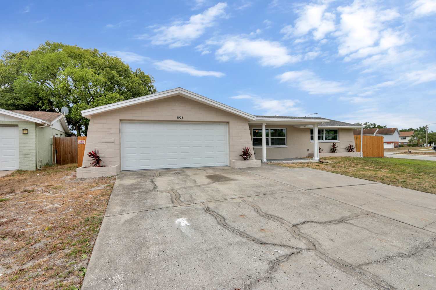 8903 Cochise Ln photo 2