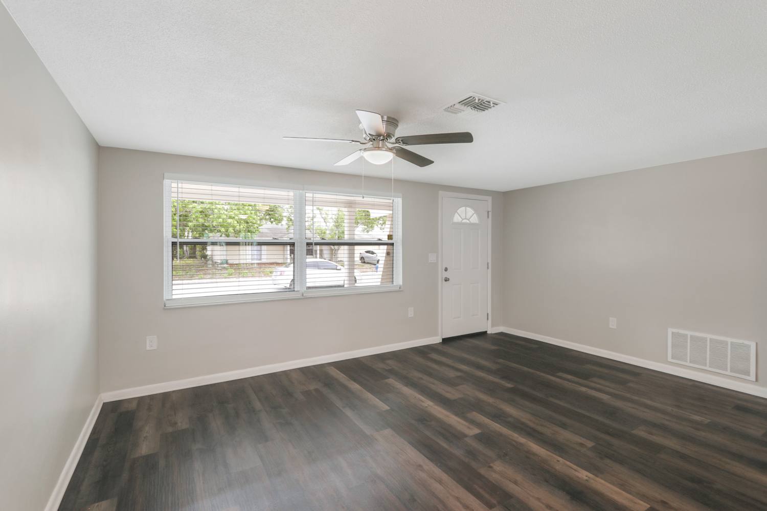 8903 Cochise Ln photo 3