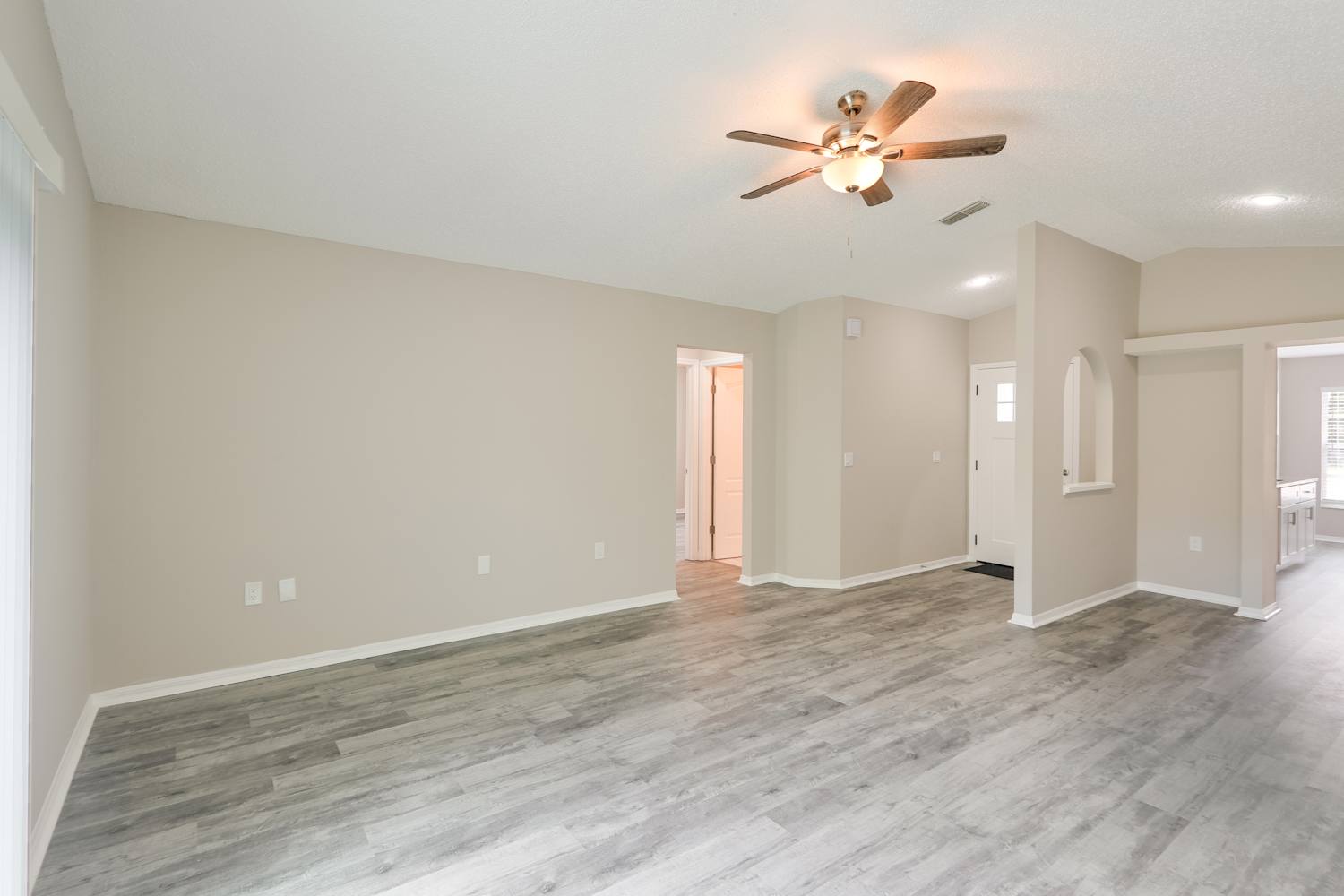 1056 Malletwood Dr photo 5