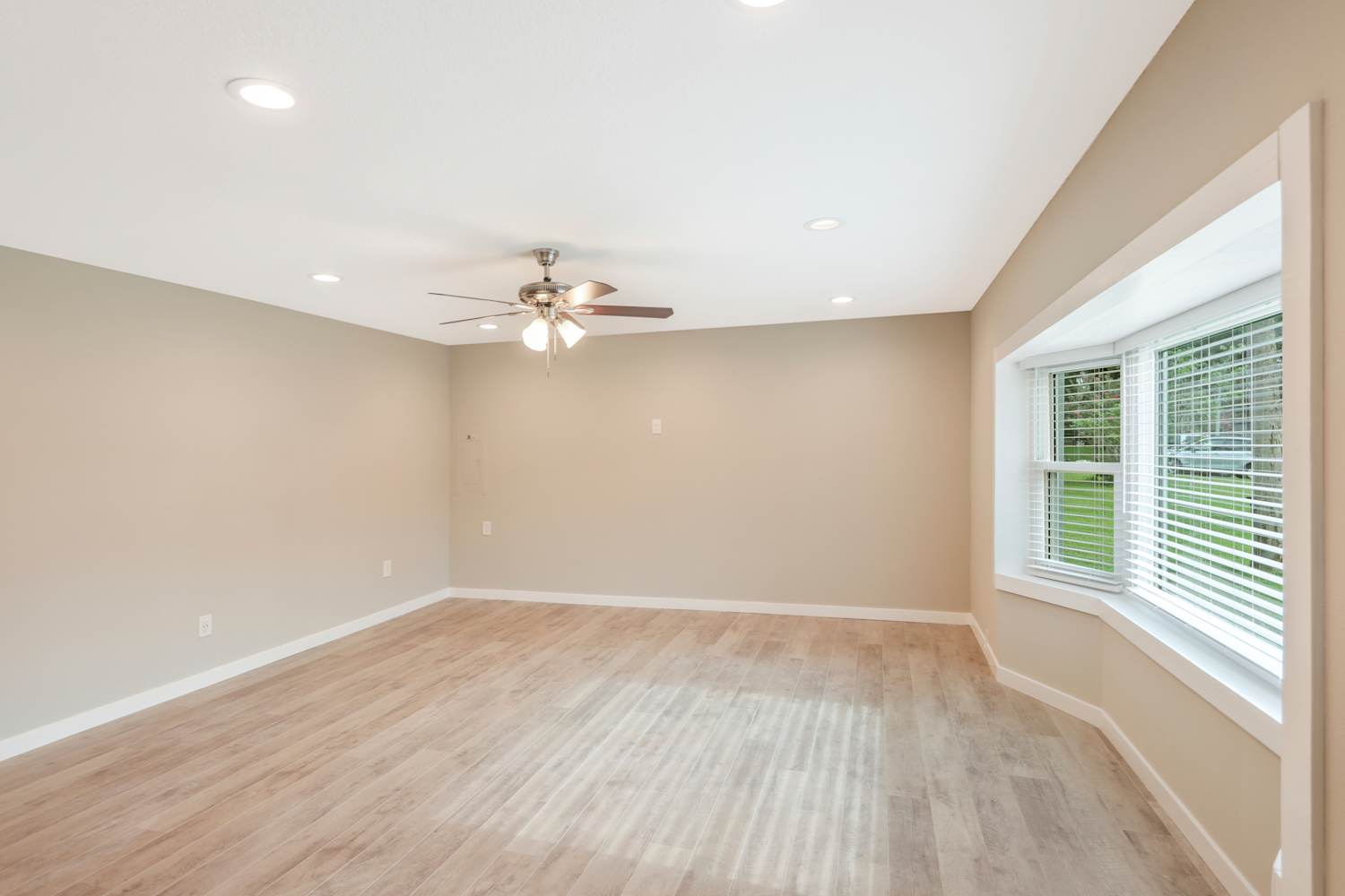 810 Bishop Pl photo 5