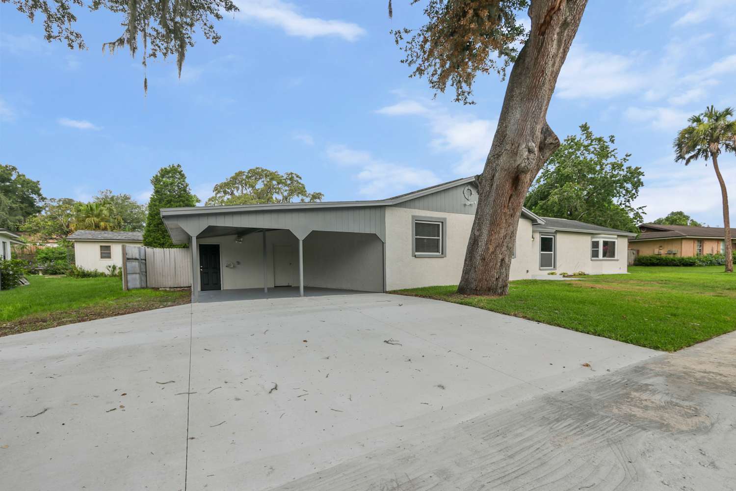 810 Bishop Pl photo 3