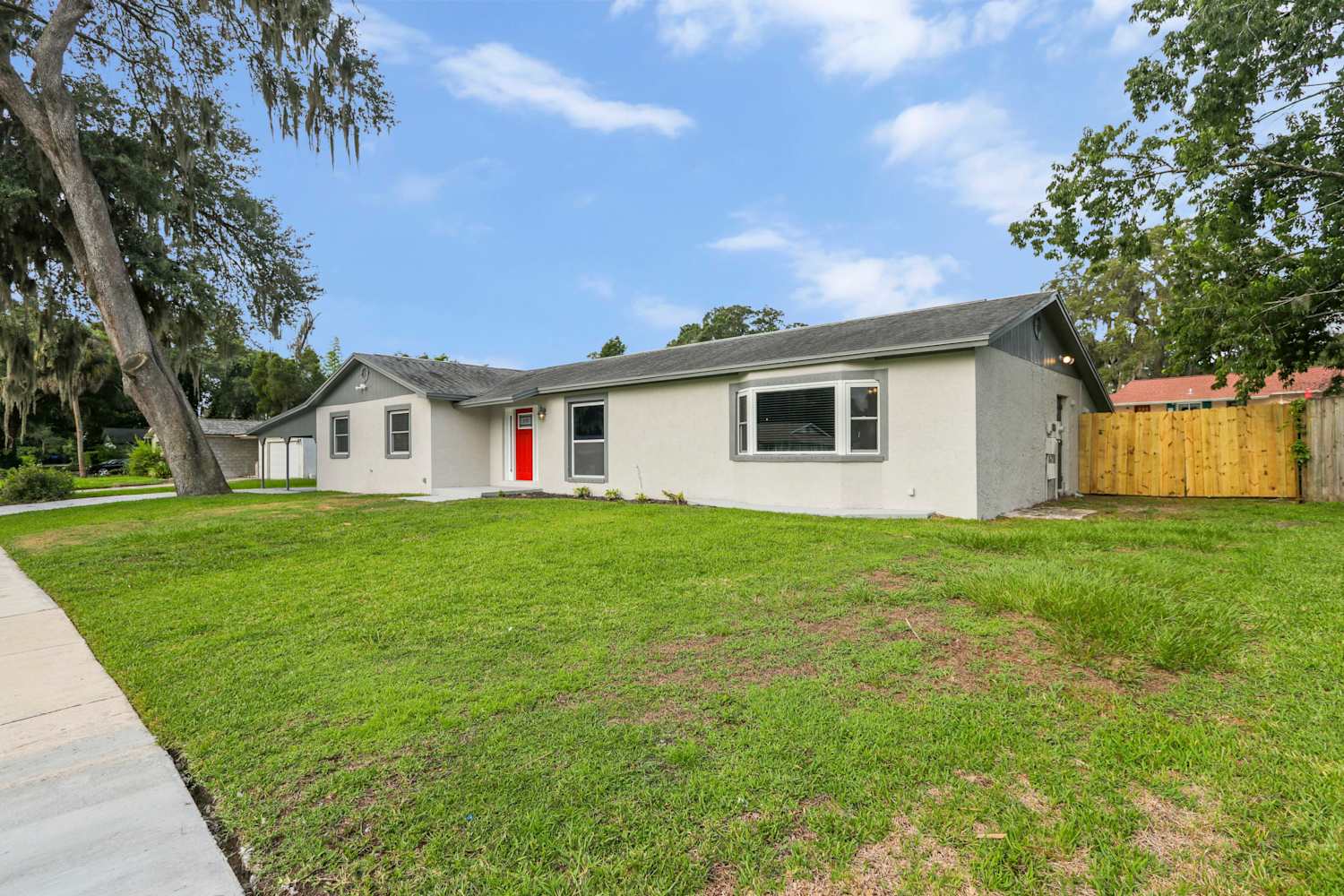 810 Bishop Pl photo 2