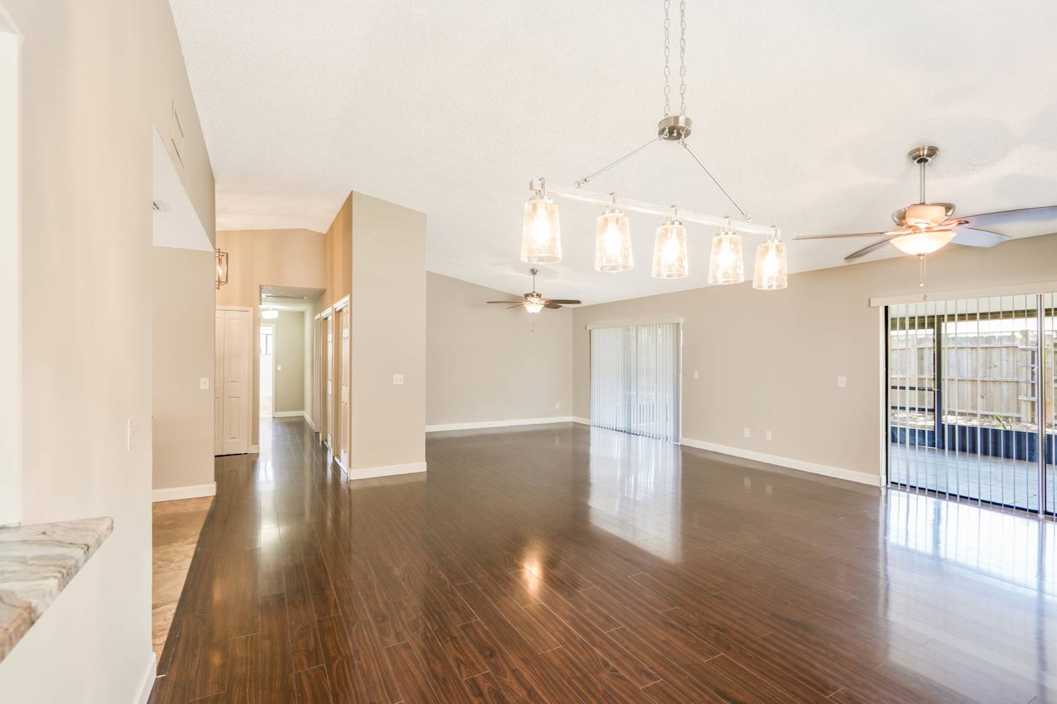 6708 Commodore Way photo 5