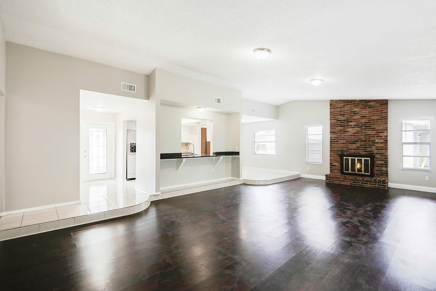 1304 Village Ct photo 5
