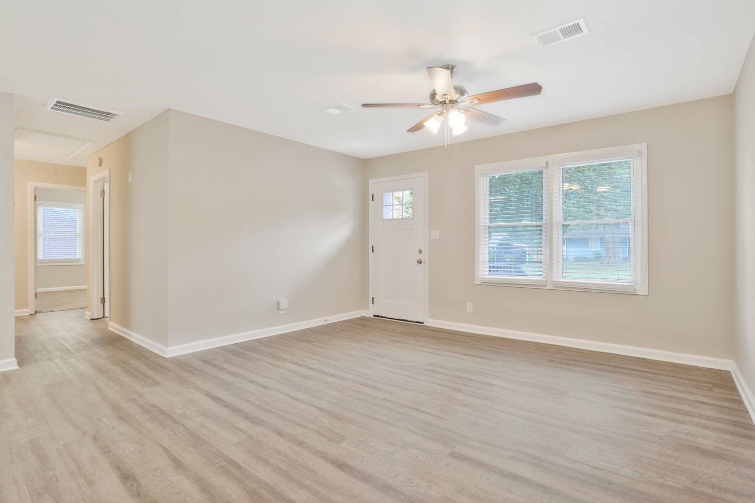 3025 Catalina Dr photo 4