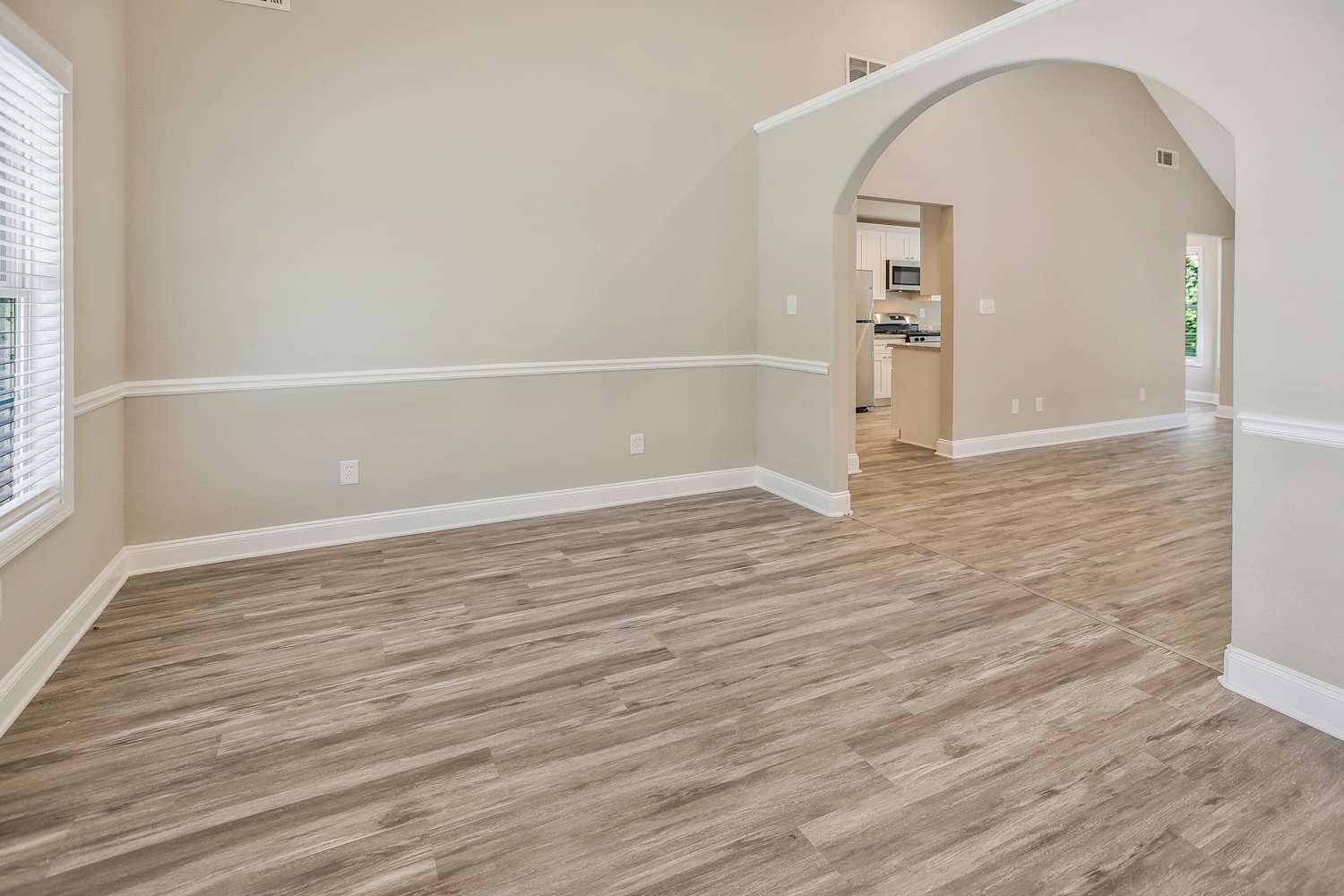195 Pebble Creek Dr photo 2