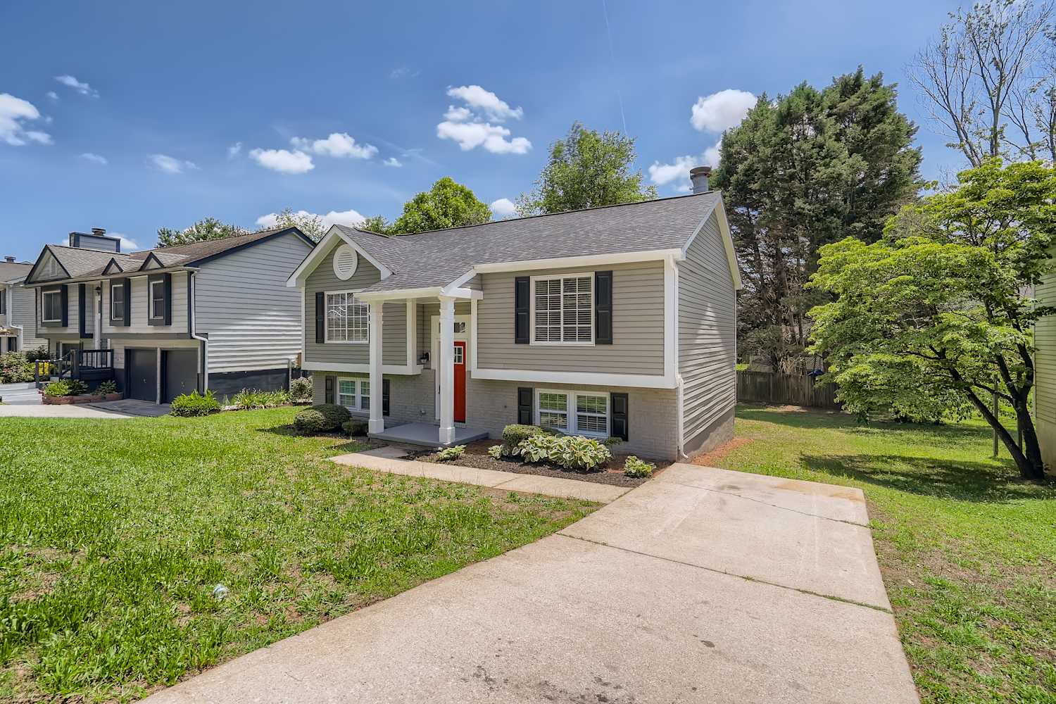 6083 Raintree Bnd photo 3