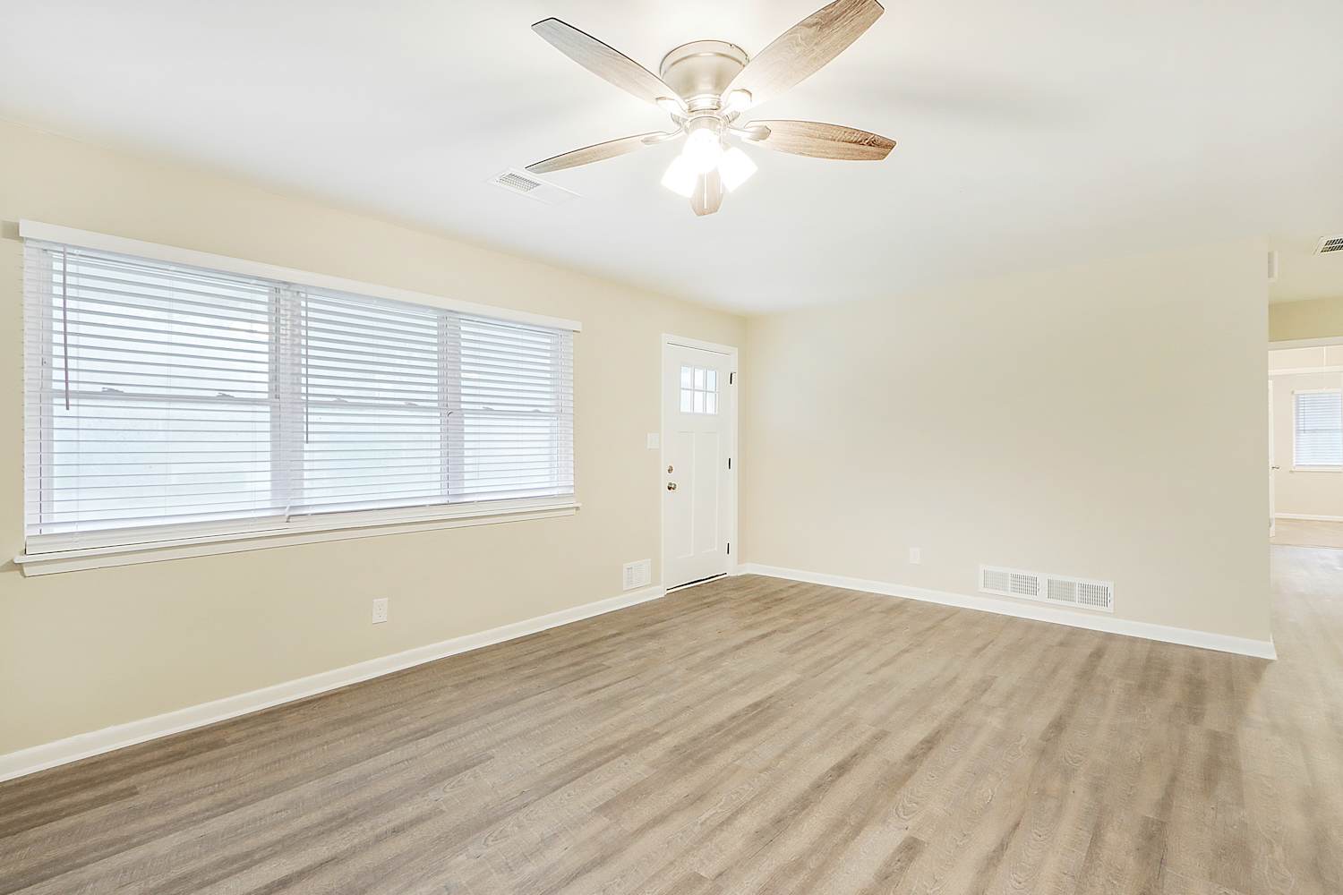 2365 Shamrock Dr photo 5